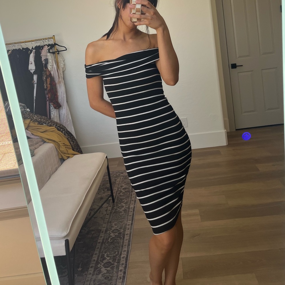 Vici Black and White Off-Shoulder Midi Dress